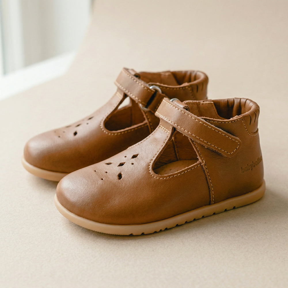 babybotte-376ttf-1.jpg Babybotte barefoot Paris Velcros Cognac – Image 1