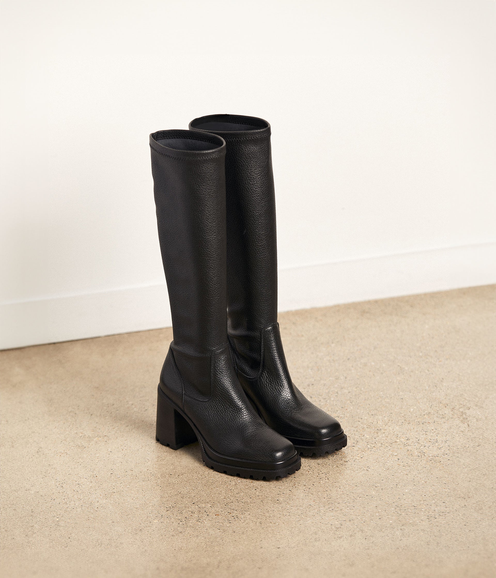 bottes-a-talon-femme-876soj.jpg Bottes talon noires Arnaude | Mellow Yellow Femme | Mellow Yellow – Image 1