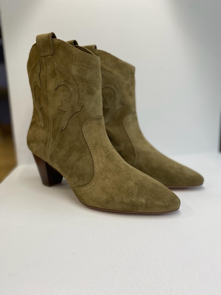 bottes-bash-621hlz-1.jpg BA&SH Casey Boots Khaki | Sunday in Lisboa – Image 1
