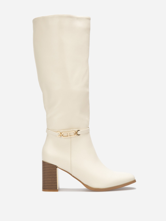 bottes-beige-714oas-1.jpg Bottes beiges à talon et détail métalliques – Image 1