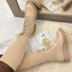 Bottes chaussettes beiges lacets 68129