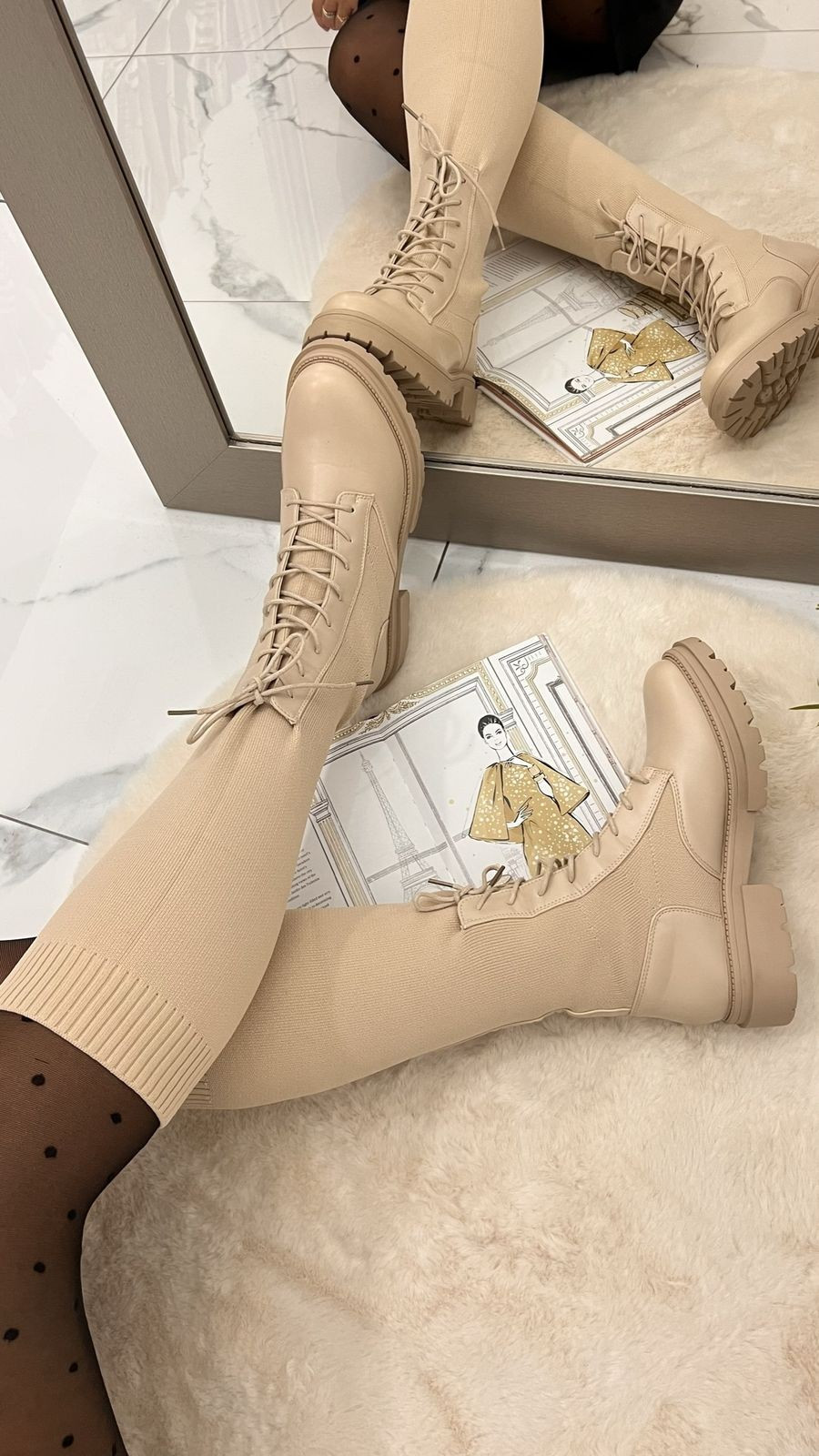 bottes-chaussettes-724afo-1.jpg Bottes chaussettes beiges lacets 68129 – Image 1