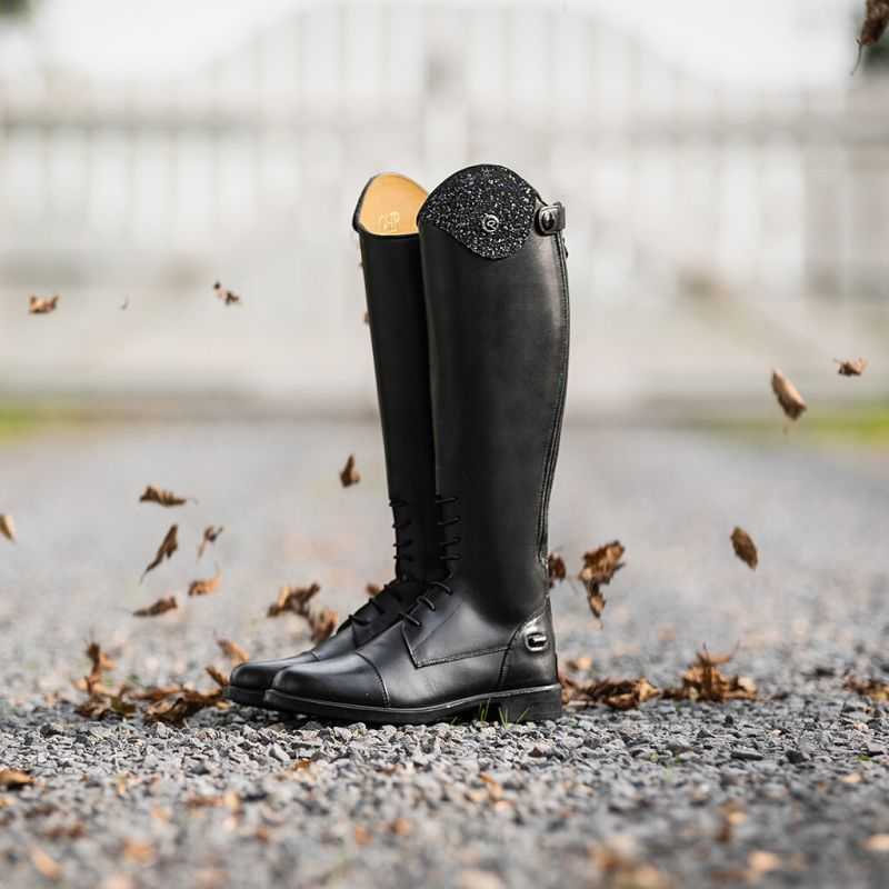 bottes-equitation-965byi-1.jpg Bottes d'équitation Romy larges QHP | Sellerie Cheval shop – Image 1