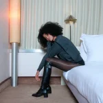 Bottes à talons et boucles en cuir noir et stretch noir | AUGUSTINE | Jonak