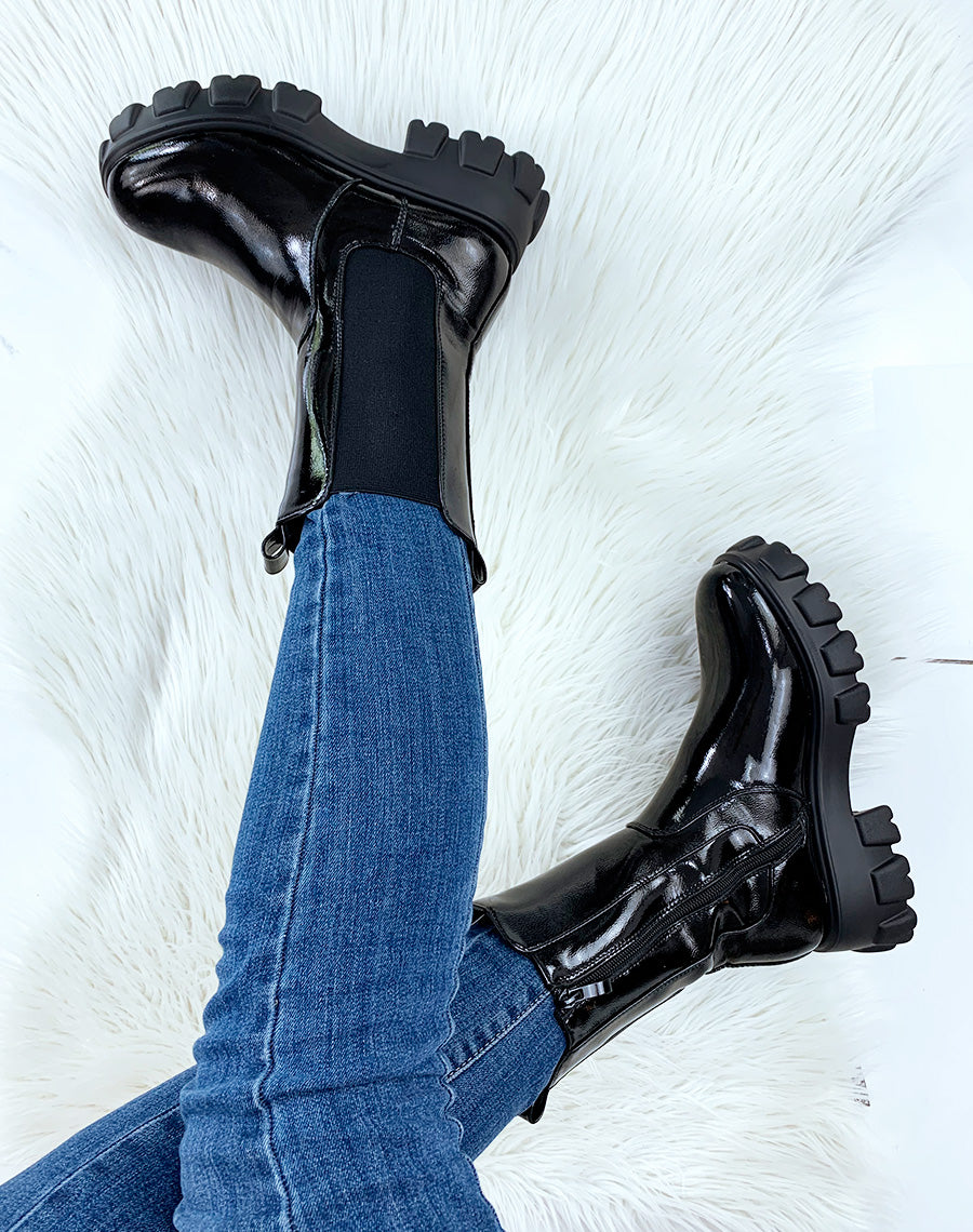 bottes-mi-mollet-femme-905ghy-1.jpg Bottes mi mollet vernies noires avec semelle épaisse – Image 1