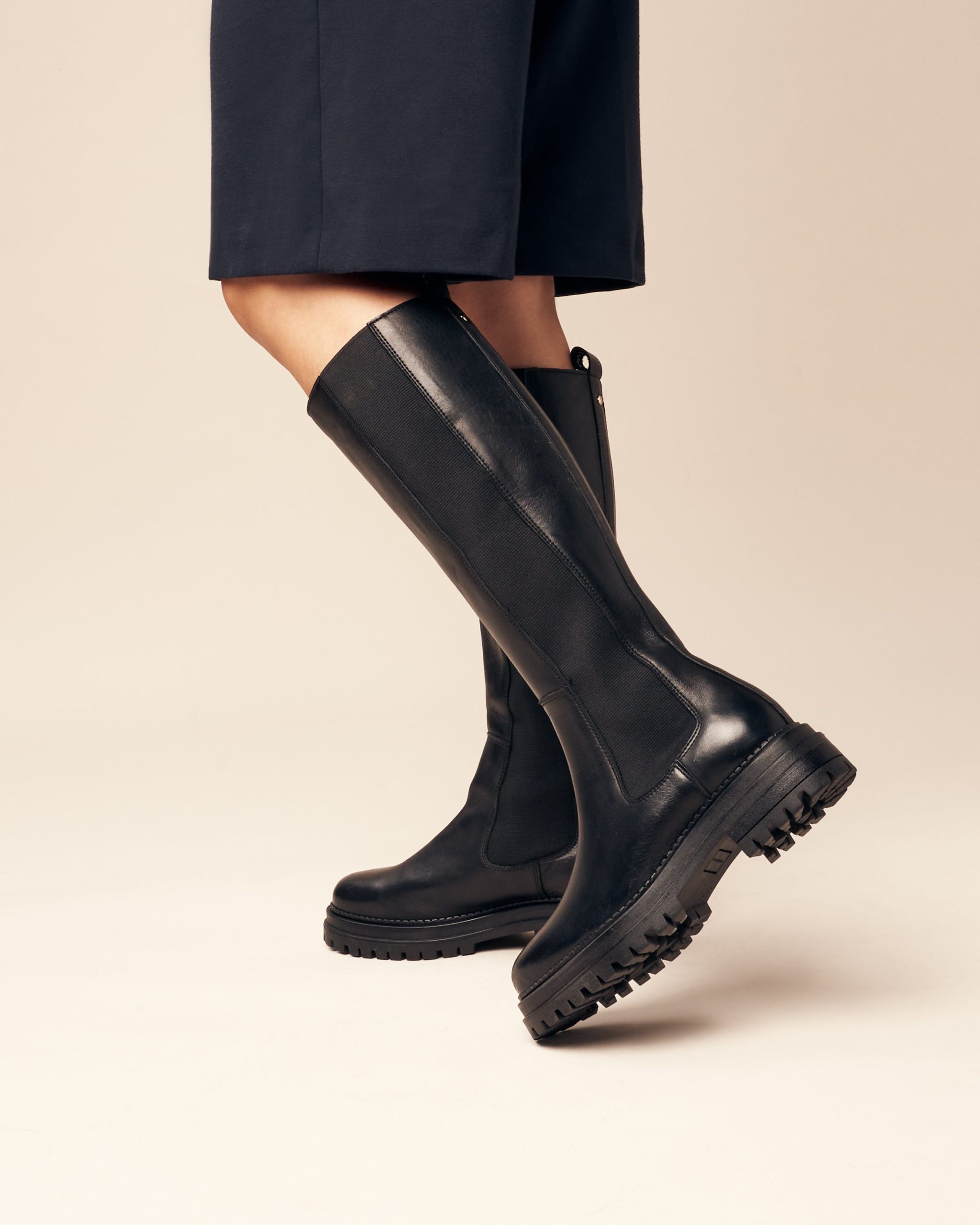 bottes-plates-femme-148stq-1.jpg Bottes plates FLORIANEA – Image 1