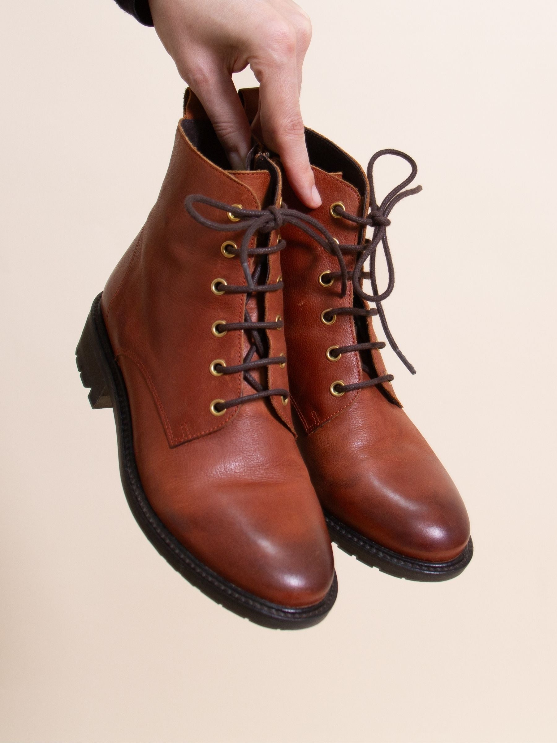 bottines-femme-cuir-italienne-876kyo-1.jpg Bottines femme : élégance et confort au quotidien | JULES & JENN – Image 1
