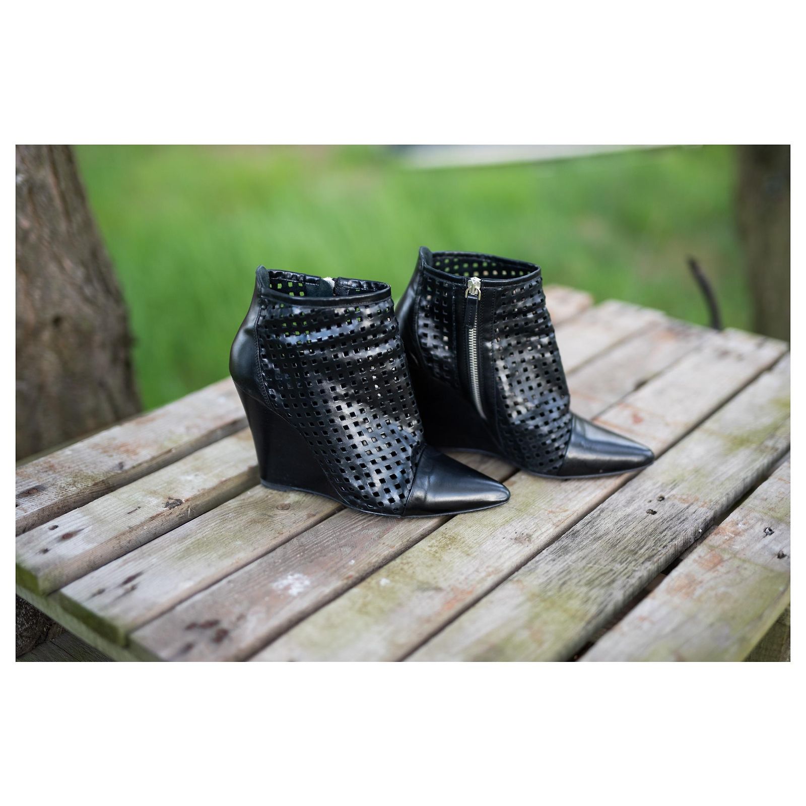 bottines-sandro-069zwv-1.jpg Bottines Sandro en cuir noir à talon 10cm – Image 1