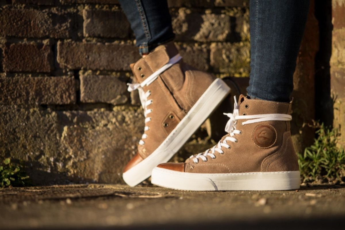 chaussure-moto-femme-829jjh-1.jpg Top 5 des meilleures baskets moto femme de 2026 avec avis – Image 1