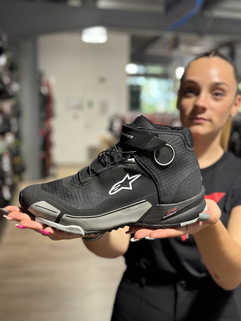 chaussure-moto-homme-399mye-1.jpg Baskets Moto pour l'Hiver : Style, Protection et Étanchéité | Motoshopping – Image 1