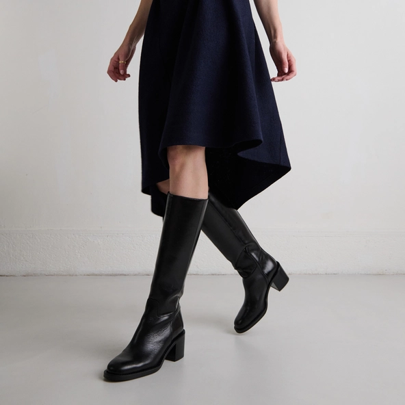 jonak-bottes-163pyg.webp Bottes hautes à talons en cuir noir | BONNIE | Jonak – Image 1