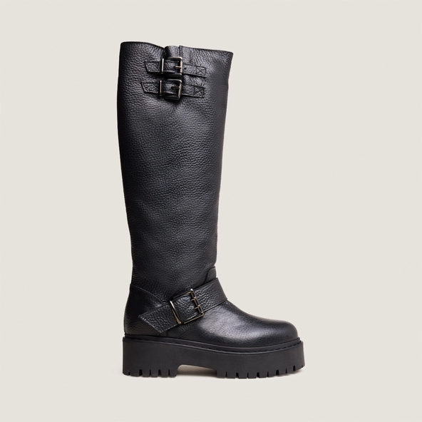 jonak-bottes-850tox.webp Bottes à sangles et semelles crantées en cuir grainé noir | REINE | Jonak – Image 1