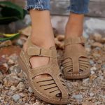 KQIVAM Sandales de Trekking pour Femme Été Bout Fermé Chaussures Orthopédiques Antidérapantes Bout Rond Sandale Randonnee Femme Semelle Epaisse Talon ...