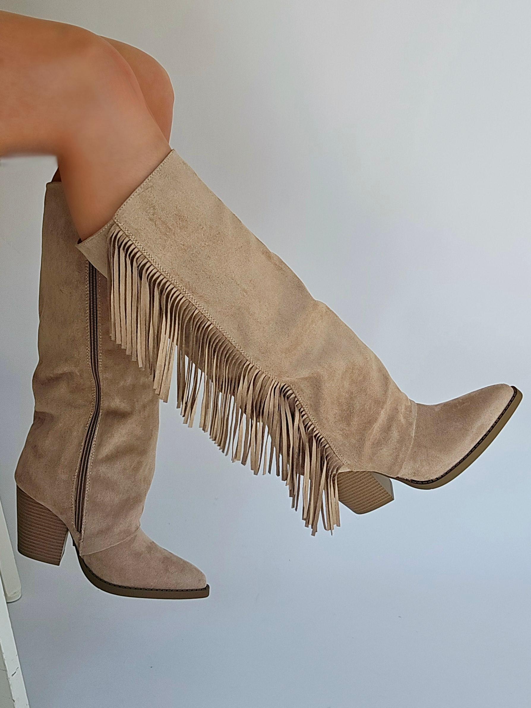santiag-920bum-1.jpg Bottes santiags à franges Taupe – Image 1